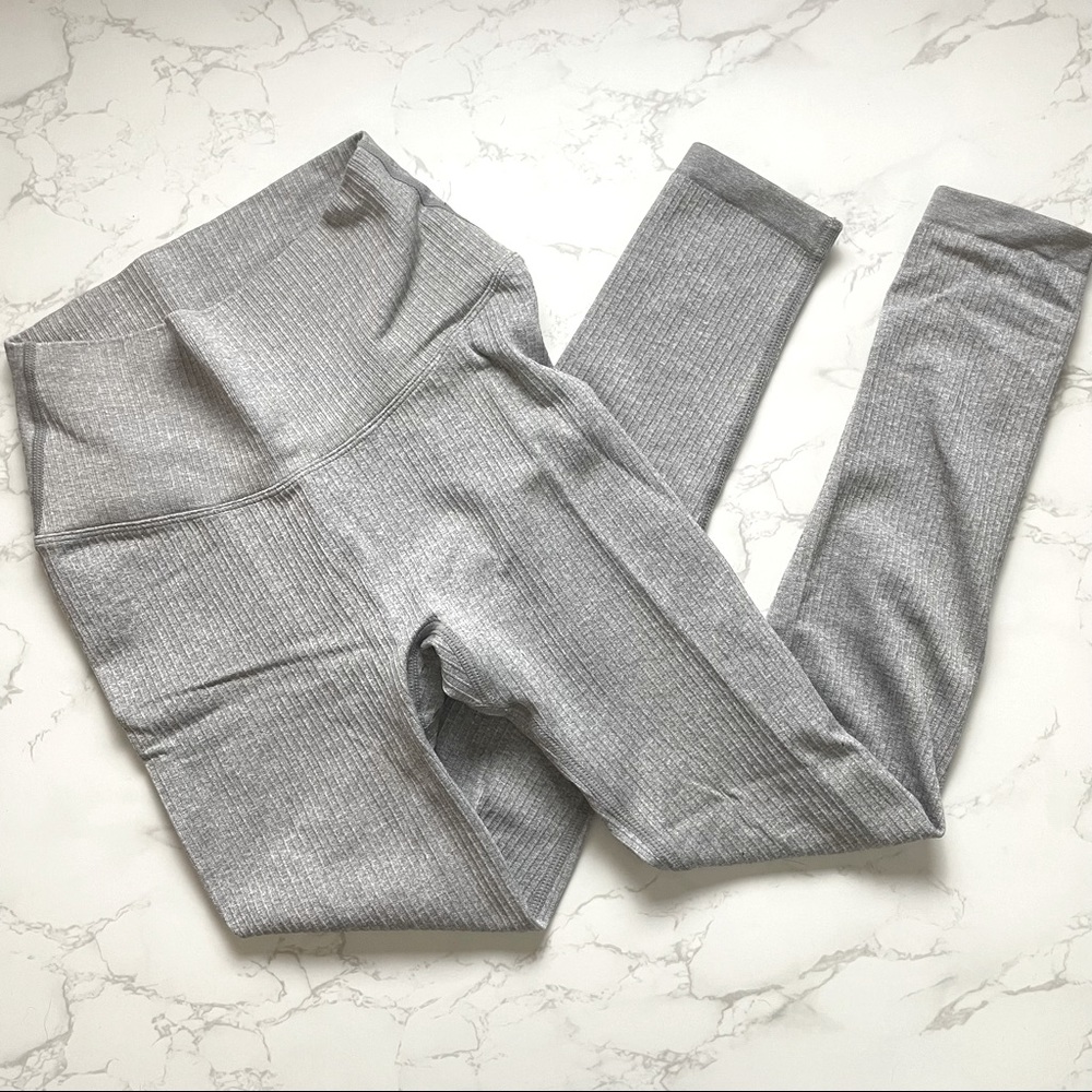 Balance Athletica- grey ribbed linear legging - XS